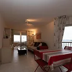 Apartment Beau T2 Au Lavandou, Vue Mer, Capacite 4, Parking Prive - Fr-1-803-38 Le Lavandou