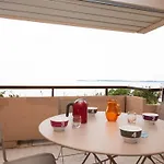Apartment Beau T2 Au Lavandou, Vue Mer, Capacite 4, Parking Prive - Fr-1-803-38 Le Lavandou
