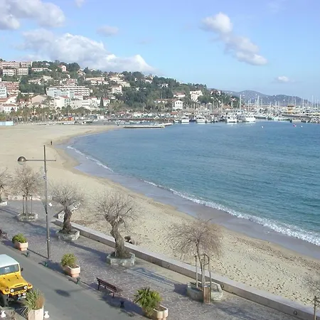 Beau T2 Au Lavandou, Vue Mer, Capacite 4, Parking Prive - Fr-1-803-38