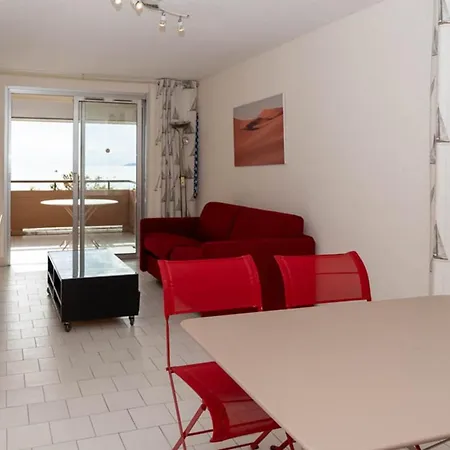 Апартаменты Beau T2 Au Lavandou, Vue Mer, Capacite 4, Parking Prive - Fr-1-803-38 *