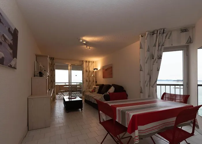 Appartement T2 Au Lavandou: 4 Pers, Face Mer, Terrasse, à 1 Min, Parking Privé - Fr-1-803-38 Le Lavandou