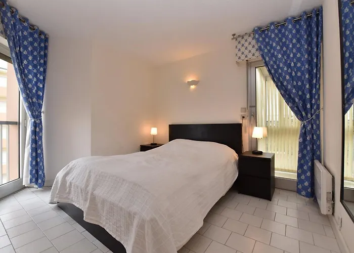 T2 Au Lavandou: 4 Pers, Face Mer, Terrasse, à 1 Min, Parking Privé - Fr-1-803-38 Le Lavandou